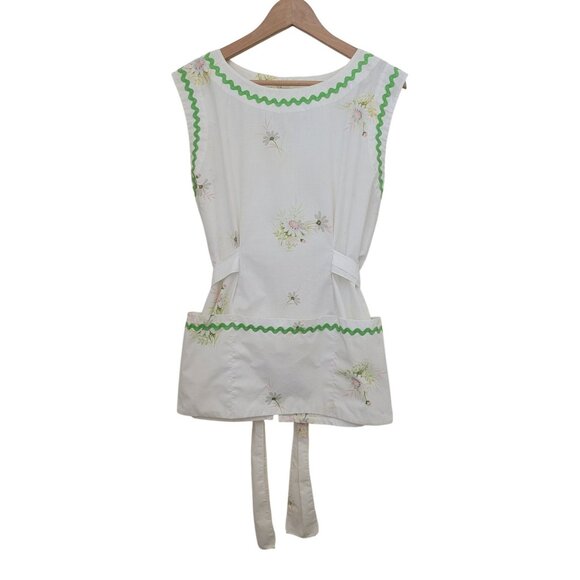 Vintage Floral Bib Apron With Green Ric Rac Trim & Pockets - Picture 1 of 5
